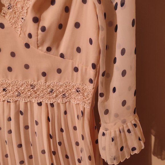 Dress - Picture 3 of 5